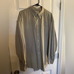 Gap Men’s Plaid Button Down Size: XL